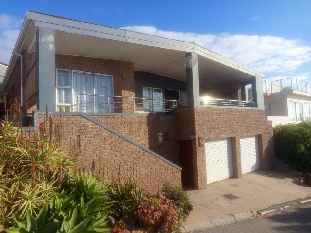 Steenbras 15 exterior view showing property structure